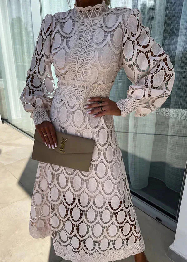 Lesley - Flattering Maxi Dress