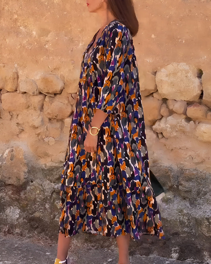 Erica - Long V-neck Dress with Retro Pattern and Elegant Comfort for Every Moment