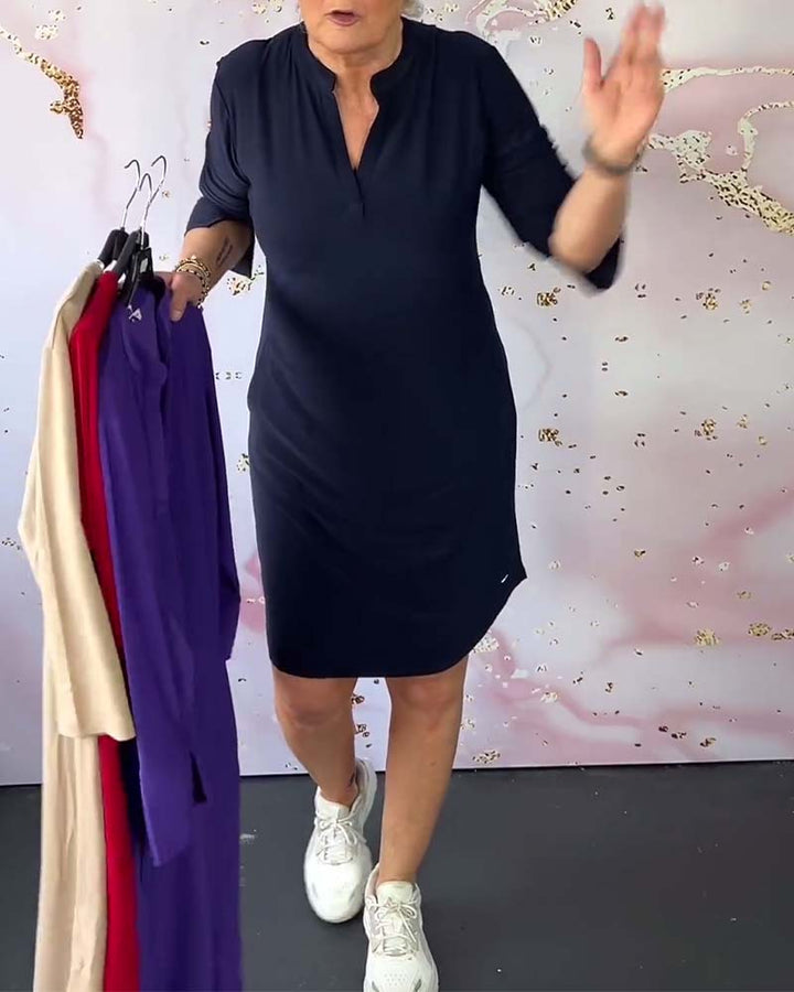 Savanna - Simple V-neck Dress