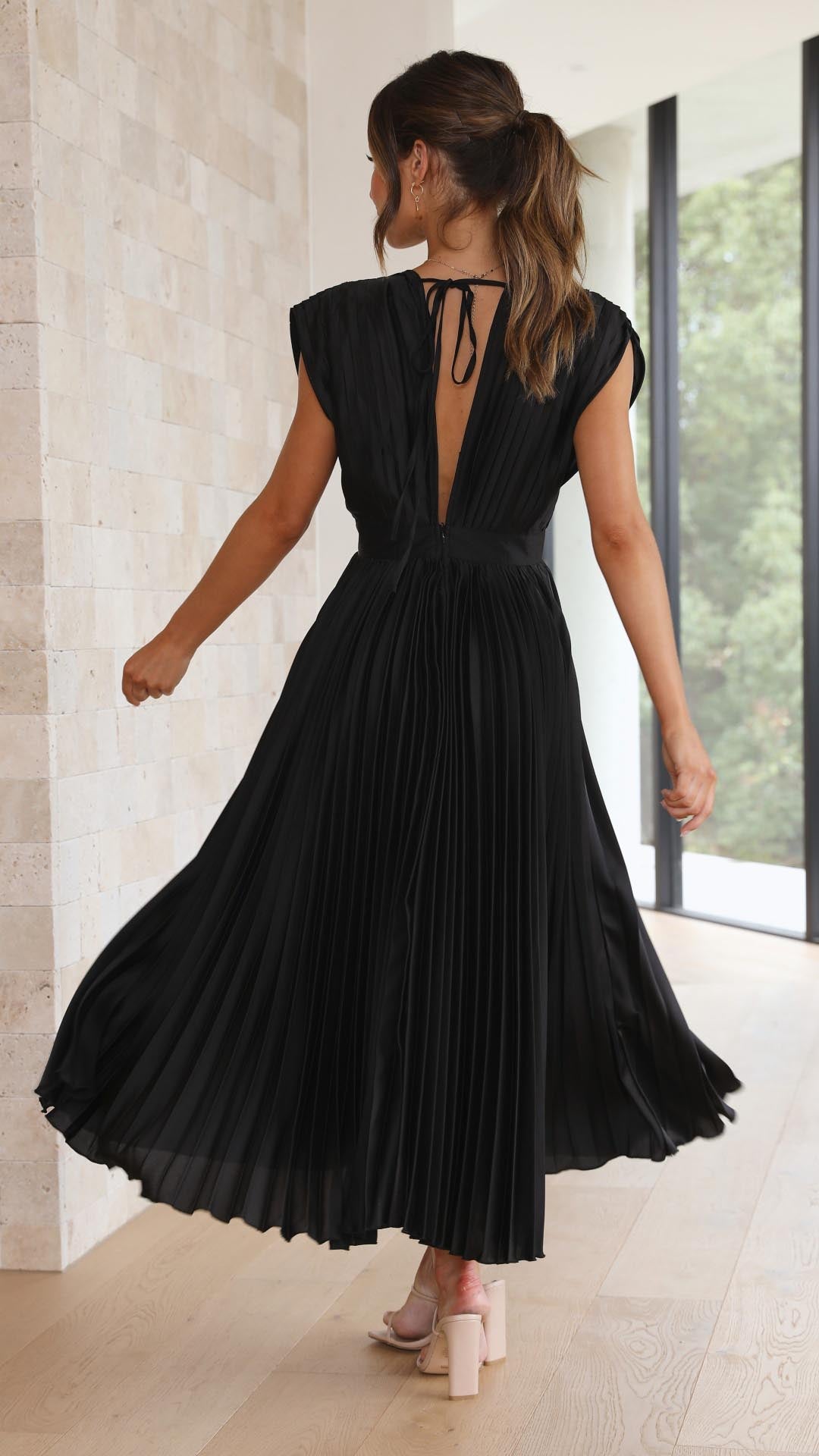 Junavelle - Elegant Pleated Dress