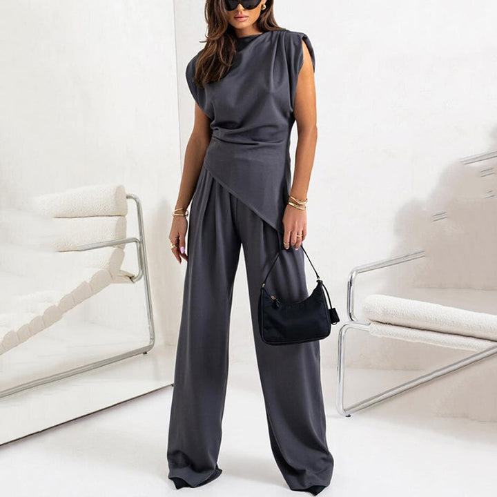 Jaylinn - Elegant, monochrome two-piece set
