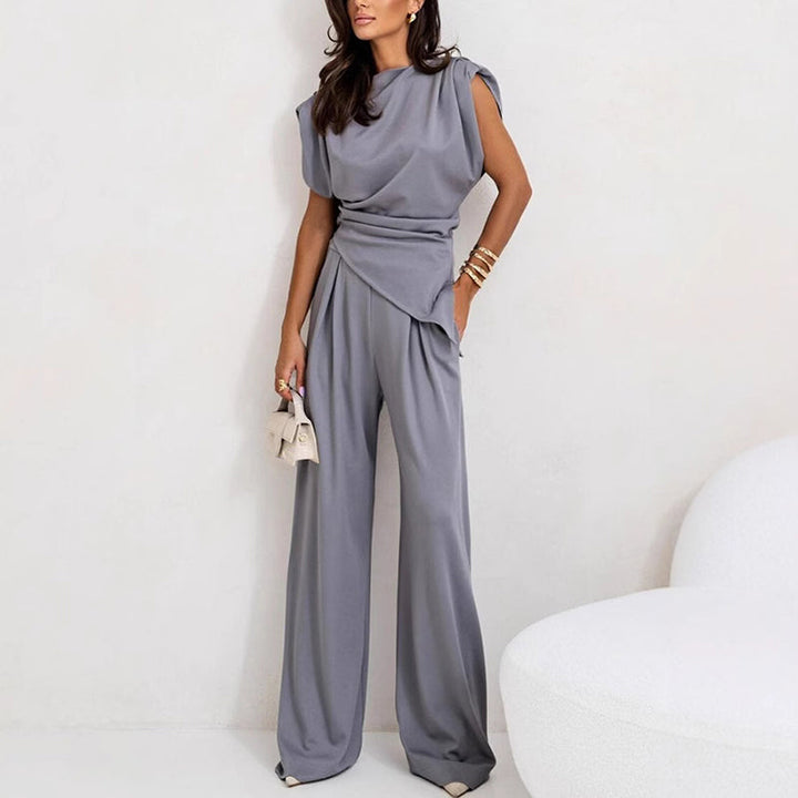 Jaylinn - Elegant, monochrome two-piece set